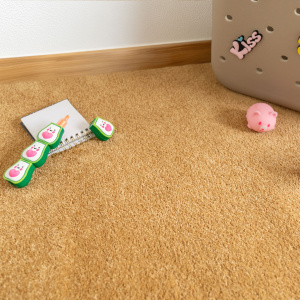 Moquette ultra douce Kawaii - Ocre jaune idéale pour créer un intérieur accueillant et plein de personnalité