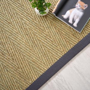 Tapis Jonc de mer Assam chevron ganse coton anthracite - vue de haut