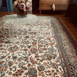 Tapis traditionnel floral Mamie in love Corail doux, tapis vintage revisité au style romantique et tendance