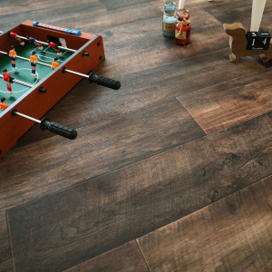 Sol PVC Best - Imitation parquet Chêne Brun Foncé - Vue de près