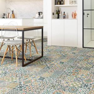 Cuisine contemporaine avec Sol Vinyle Textile – Relief 3D Carreaux de ciment Élise multicolore, patchwork coloré en ambiance claire