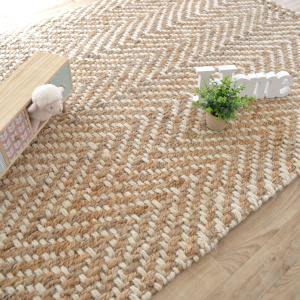 Tapis Chevrons en Jute - vue de loin