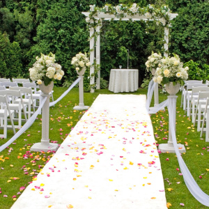 Moquette Stand Expo Blanc déroulée pour une allée de mariage élégante et confortable