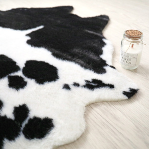 Tapis peau de bête - Imitation vache Holstein - Noir et blanc - Tranche