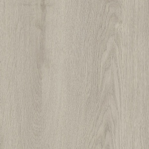 Détail du sol vinyle Batimax Elias T94 imitation bois gris beige, avec veinures allongées et variations naturelles de teintes