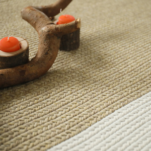 Tapis imitation fibres naturelles intérieur et extérieur Provence aspect jute - gros plan