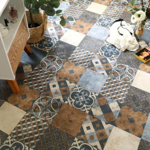 Sol PVC Best - Carreaux Art Déco - Terre de Sienne et Bleu Gris - Vue de loin