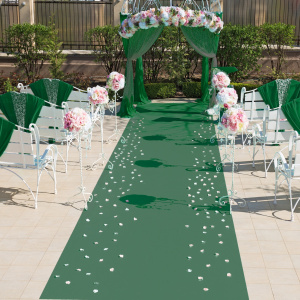 Moquette événementielle Stand Event anthracite posée dans une allée de circulation de chapiteau pour mariage