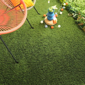 Mobilier d'extérieur sur le gazon synthétique Pro Expert 50 - 50 mm, ambiance jardin haut de gamme