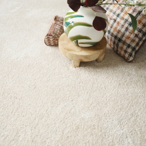 Moquette poils longs Touch Beige clair, confort doux et isolant pour salon ou chambre