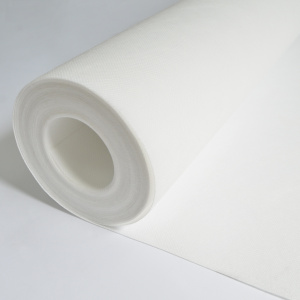 Zoom sur le rouleau de géotextile pour gazon synthétique 135 g