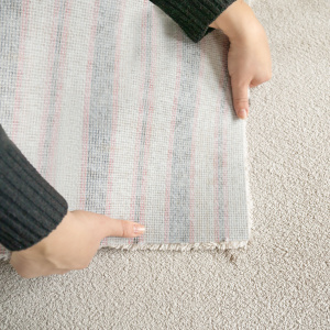 Moquette Pulse lin ultra douce, détail technique du revers et de la densité
