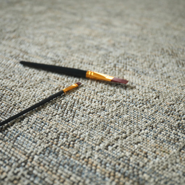 Tapis intérieur / extérieur Jambi nuances gris perle ganse grise - gros plan