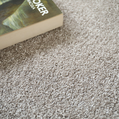 Moquette à poils longs grège clair - zoom