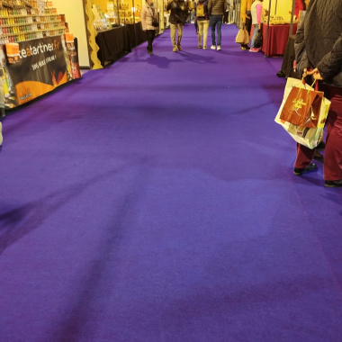Revêtement violet pour allée de foire, moquette épaisse Orotex Revexpo