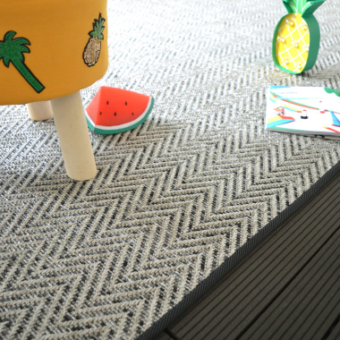 Tapis intérieur / extérieur Java Chevron silver galon anthracite - zoom