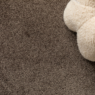 Tapis sur mesure en polyester recyclé Re-life Chocolat, tapis confectionné en France à vos dimensions personnalisées