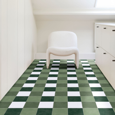 Sol vinyle Maison Vichy vert dans une pièce lumineuse au style minimaliste