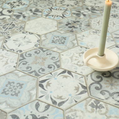 Sol Vinyle Textile Black Edition 3D - Carrelage hexagonal ancien - gros plan