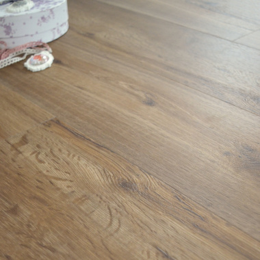 Lame sol vinyle rigide Performance - Clic 5G - Parquet Chêne Moyen - vue de près