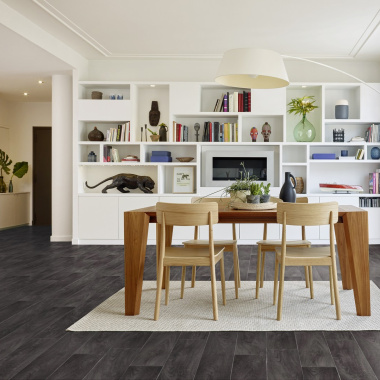 Sol PVC Best - Effet parquet vieilli - Bois gris anthracite - Salle à manger