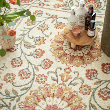 Tapis Minia Pêche motif floral jacquard vintage, composition florale raffinée et palette douce effet patiné