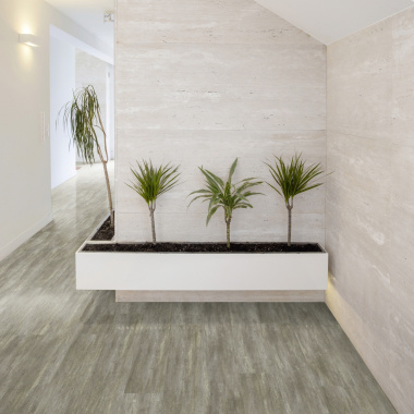 Rénovation d’un espace intérieur avec la lame vinyle Gerflor Amador, classement UPEC