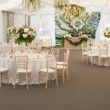 Moquette aiguilletée Orotex Revexpo Taupe, revêtement clair pour salle de repas et banquets