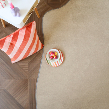 Tapis en matière recyclée de forme organique - Re-cycle - Beige - vue du dessus