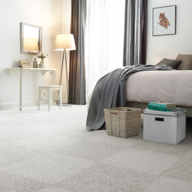 Dalle moquette velours - Gris perle - Chambre dalles inversées