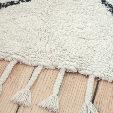 Tapis style Berbère avec franges - Arrow blanc cassé - tranche