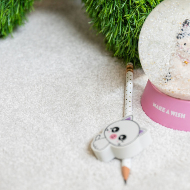 Tapis sur mesure ultra doux Kawaii - Gris perle avec boule à neige décorative sur velours au toucher soyeux