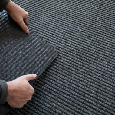 Envers gel en caoutchouc du tapis d’entrée antisalissure et antidérapant gris