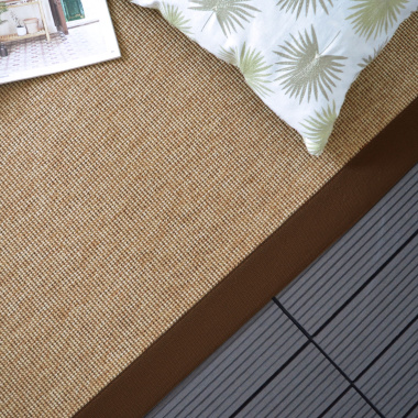 Tapis extérieur et intérieur Mahé - couleur naturel et finition marron - vue du dessus