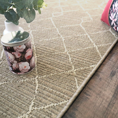 Tapis d’extérieur marron clair, texture tissée et motif nordique