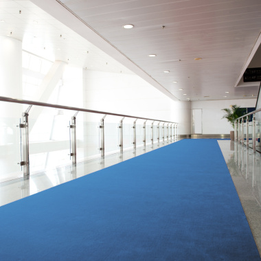 Moquette Stand Expo filmé - Bleu saphir - couloir