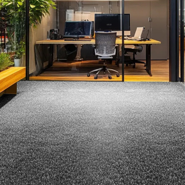 Gazon synthétique Gris foncé Métropolitain - 20mm idéal pour aménagements urbains