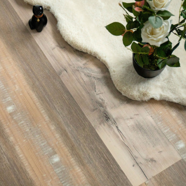 Décor bois authentique du sol Friends Pin Maike en ambiance cosy