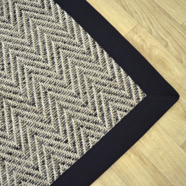 Tapis intérieur / extérieur Java Chevron silver ganse noire - coin