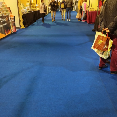 Revêtement filmé pour stand et salon Stand Expo bleu saphir