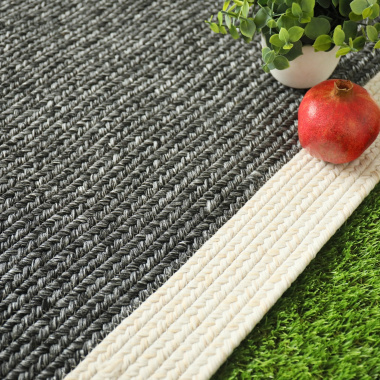 Tapis imitation fibres naturelles intérieur et extérieur Provence gris et beige - vue de près