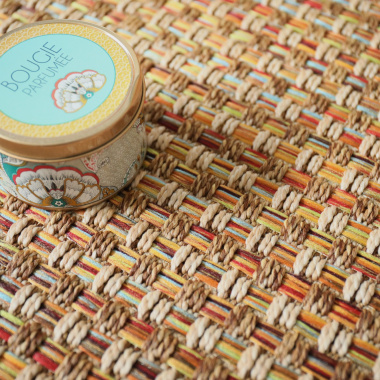 Tissé plat Népal natté multicolor rouge - gros plan