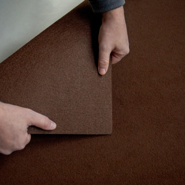 Moquette aiguilletée Orotex Revexpo Marron verso souple et résistant