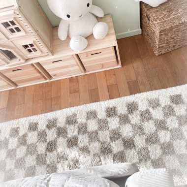 Tapis damier à poils longs - Colorama - Beige rétro - salon - partenariat