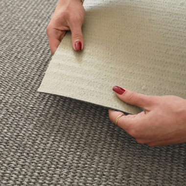 Détail du dossier du revêtement Terralys sisal haut de gamme pour usage intensif