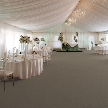 Moquette Stand Event Taupe pour salle de réception, ambiance raffinée pour fêtes privées
