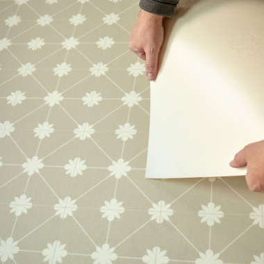 Sol vinyle District NY Lexington Bloom Beige à l'aspect carreaux de ciment