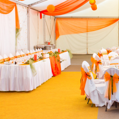 Moquette de stand Orotex revexpo jaune, sol protégé et esthétique pour aménagement éphémère