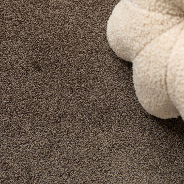 Tapis sur mesure en polyester recyclé Re-cycle Chocolat, tapis confectionné à vos dimensions en France