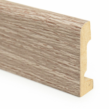 Plinthe pour parquet KronoSwiss Modèle D, vue en perspective avec profil arrondi